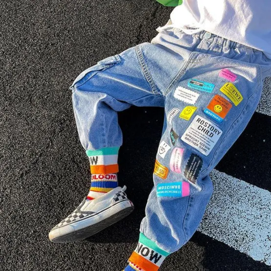 【100-150】おしゃれ 配色 プリント デニム アルファベット 韓国系 春 秋 子供服 ジュニア 男の子 キッズ パンツ ボトムス