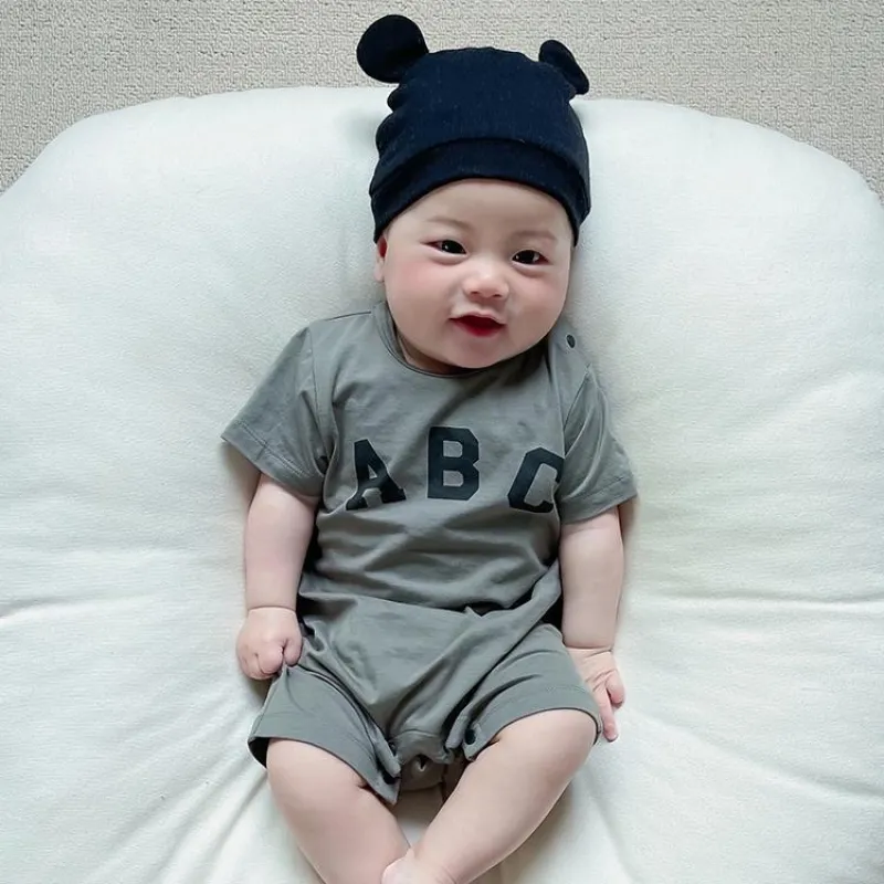 【66-90cm】三色選べ 人気上昇中 新登場 韓国風ファッション アルファベット 半袖 ベビー服 赤ちゃん ロンパース
