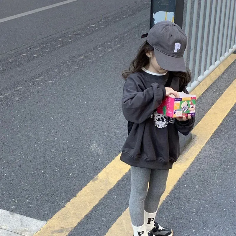 【100-160cm】人気上昇中  合わせやすい カジュアル  アルファベット 日常 おしゃれ 女の子 トレーナー