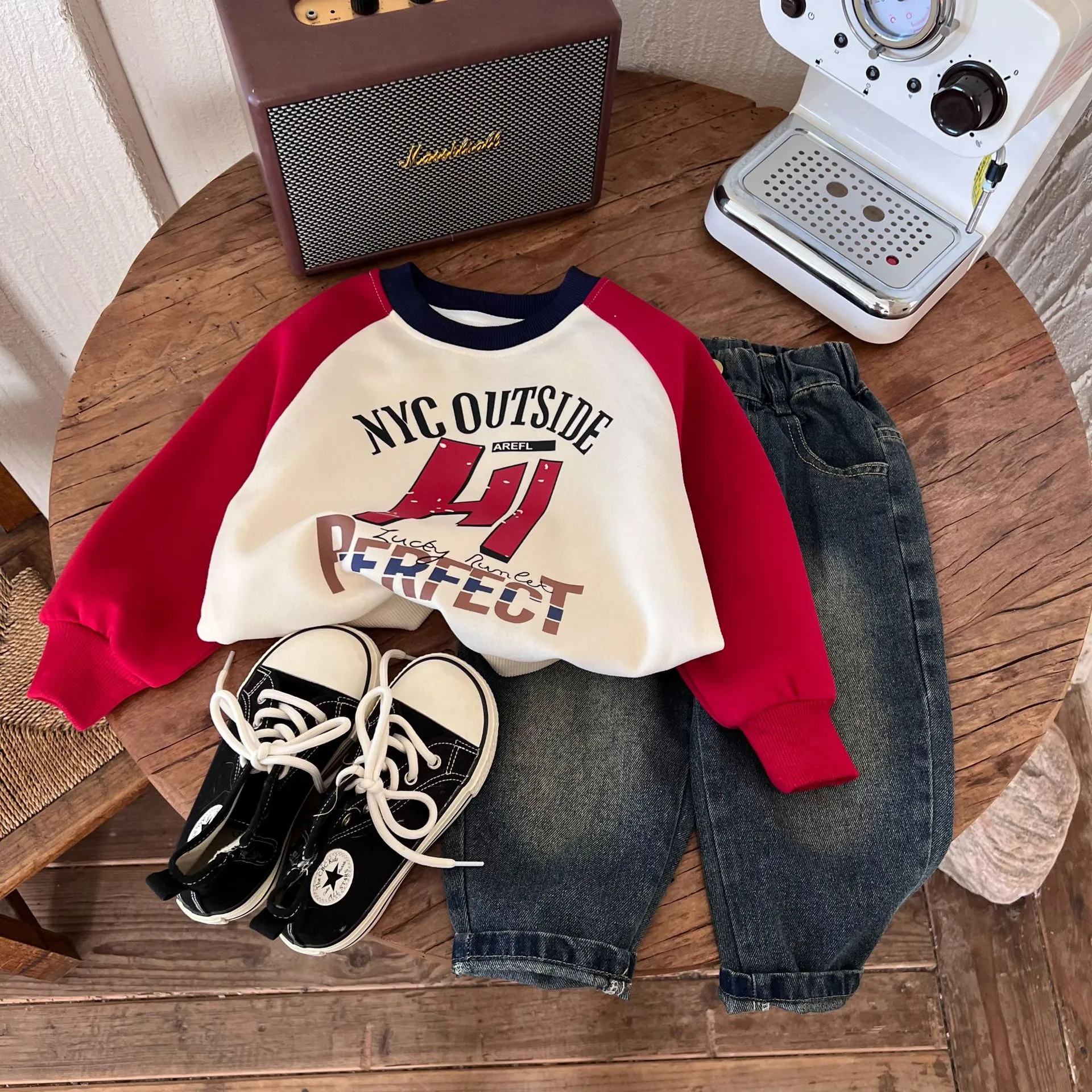 【90-150cm】ファッション クール  シンプル カジュアル  合わせやすい  アルファベット 男の子 トレーナー