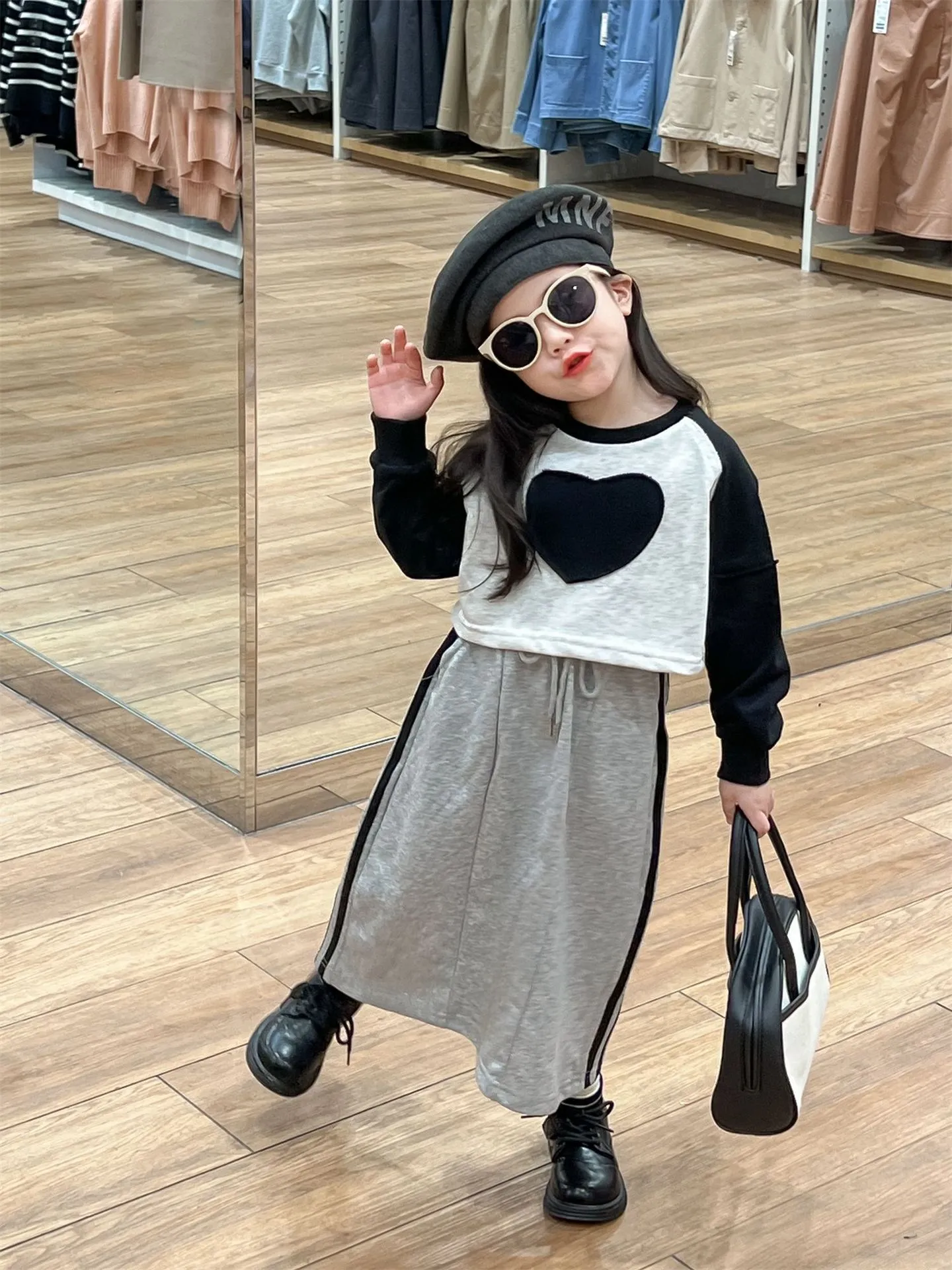 【90-140cm】絶対見逃さないで  存在感アップ  ファッション  おしゃれ  女の子  長袖 Ｔシャツ/スカート