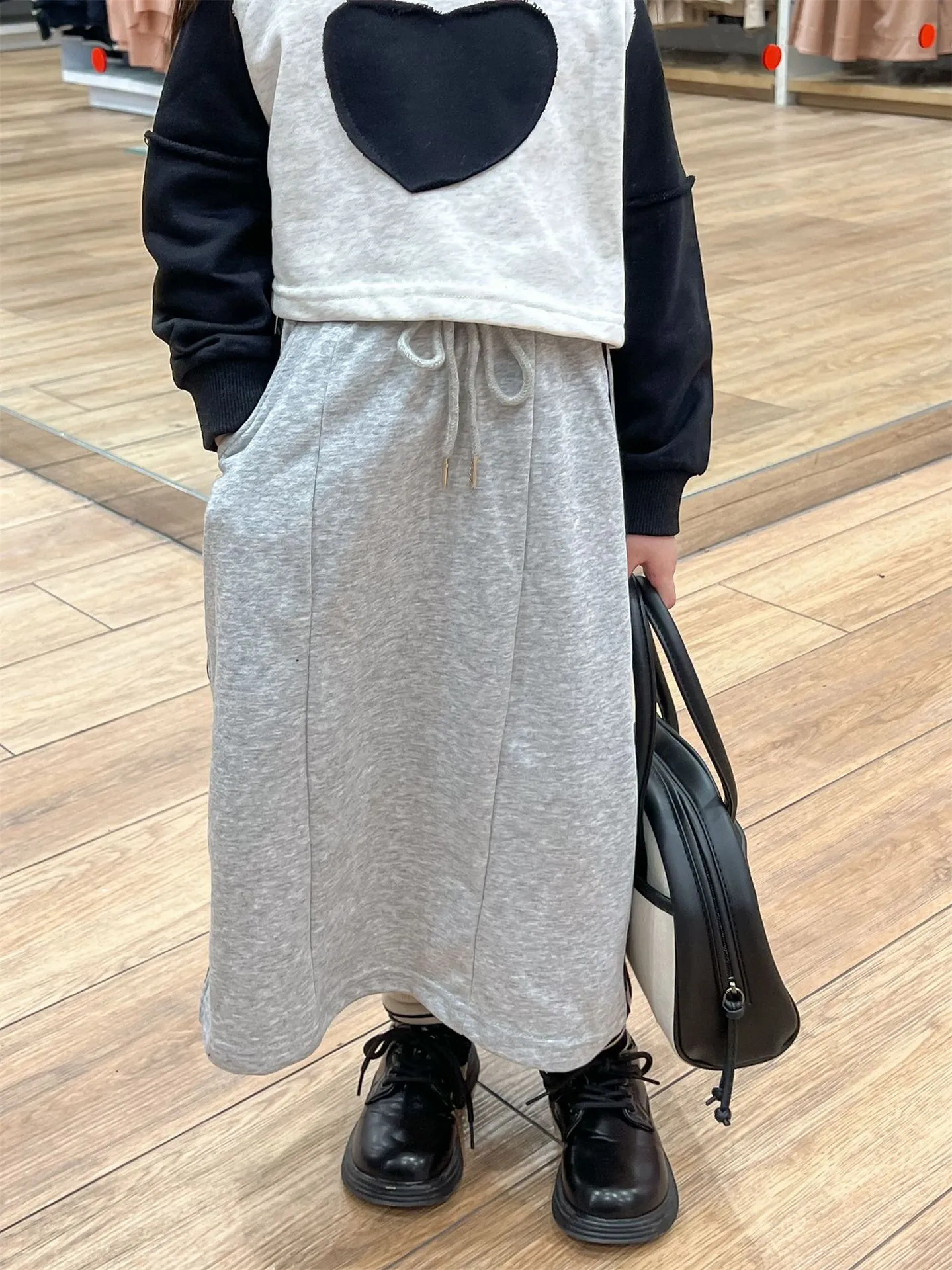 【90-140cm】絶対見逃さないで  存在感アップ  ファッション  おしゃれ  女の子  長袖 Ｔシャツ/スカート