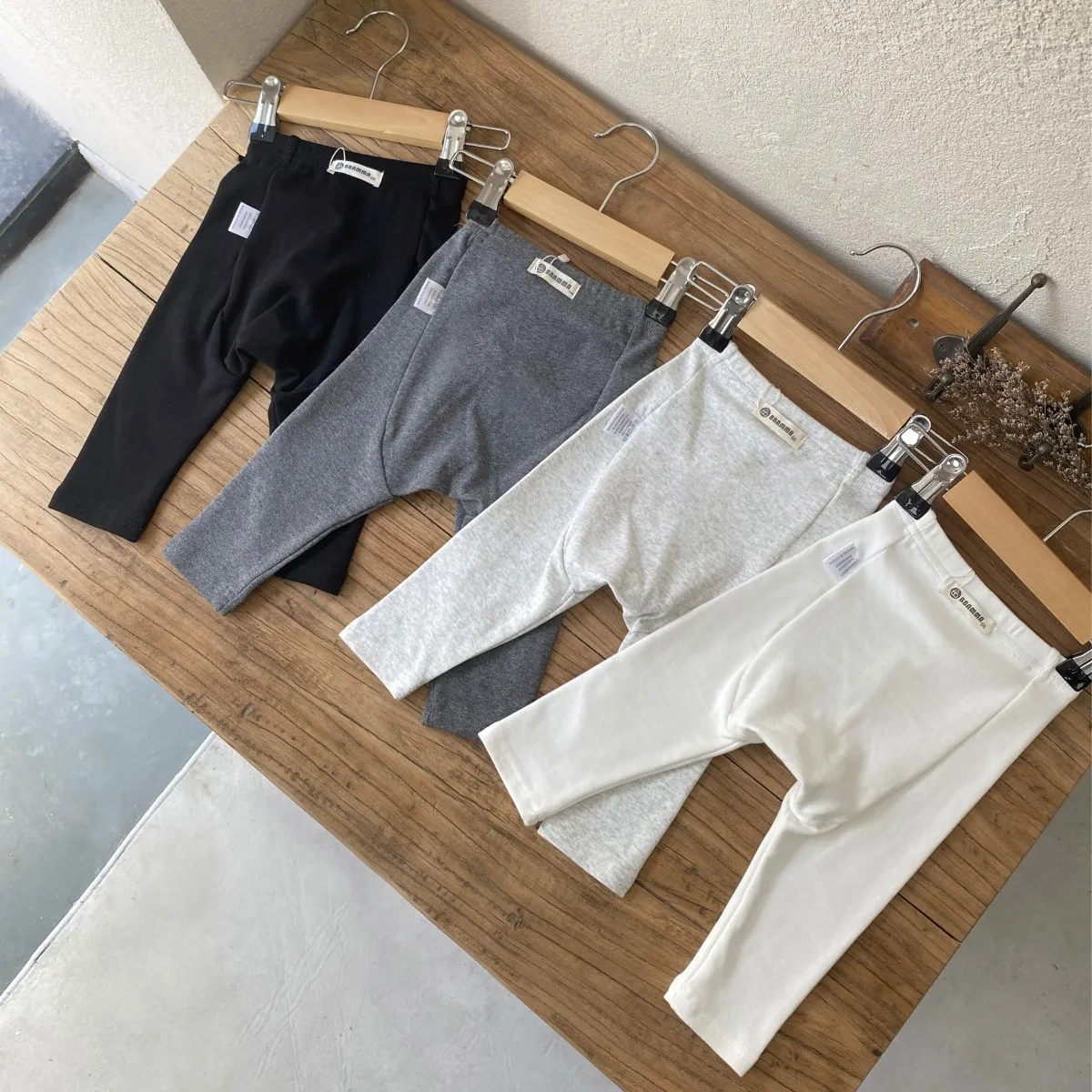 【66-90cm】人気上昇中 無地  柔らかい素材  合わせやすい  履きやすい  多色選べる  ベビー パンツ