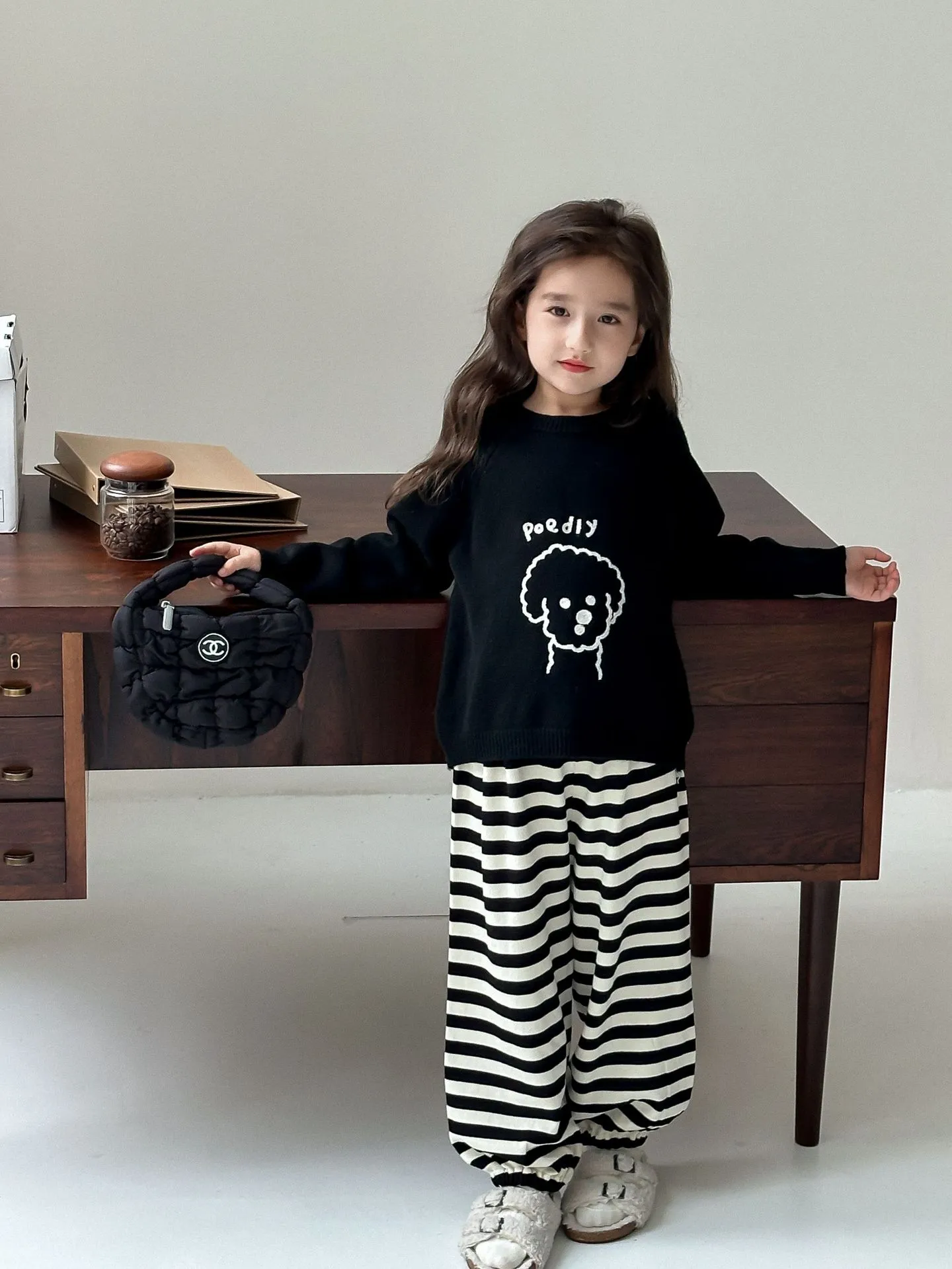 【90-150cm】着回し力抜群  シンプル  日常  合わせやすい  可愛い  犬柄  女の子  セーター