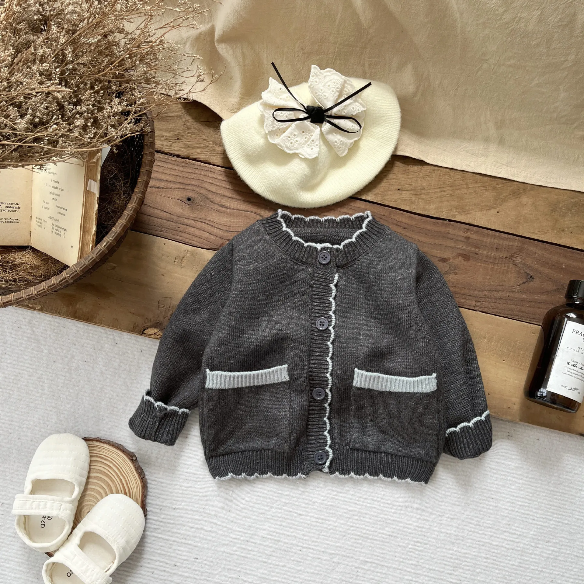 【66-100cm】2色選べる大流行新作 長袖 ニット シンプル 無地  ベビー服 アウター