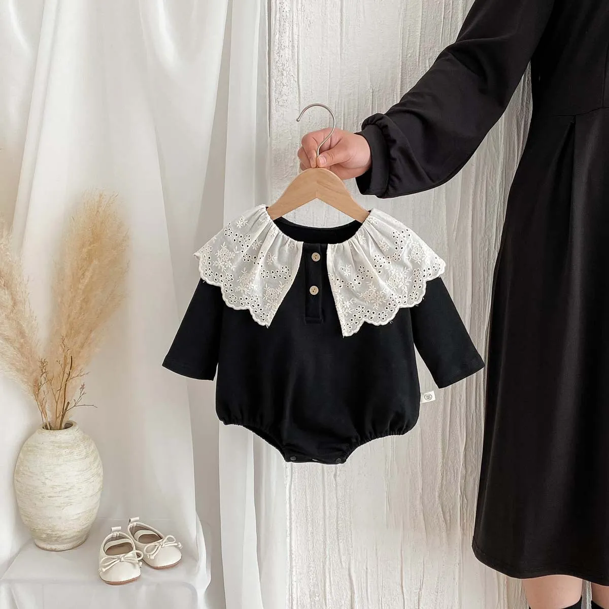 【66-90cm】2色選べる可愛い プリント 切り替え レー ス ベビー服 ロンパース