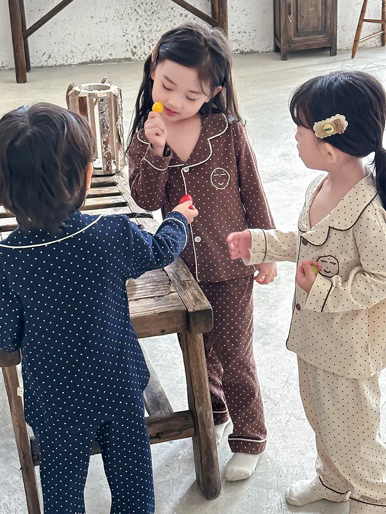 【100-160cm】大好評 シンプル 定番 ドット柄 笑顔 カジュアル ルームウェア