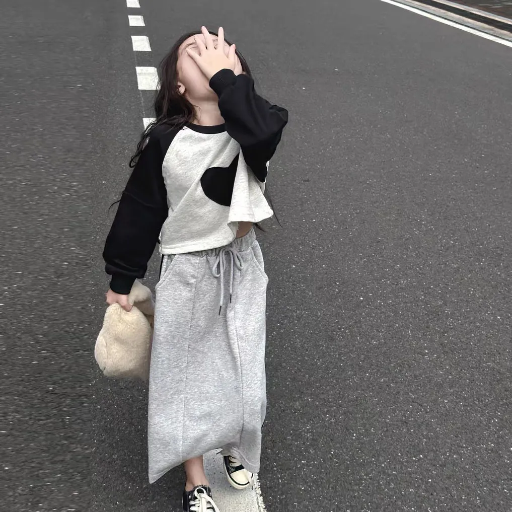 【90-140cm】絶対見逃さないで  存在感アップ  ファッション  おしゃれ  女の子  長袖 Ｔシャツ/スカート