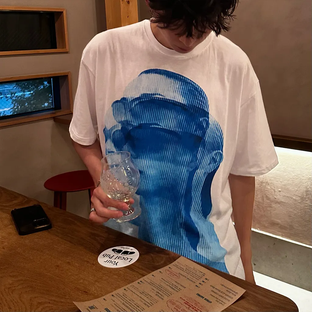 シルエットプリント半袖Tシャツ