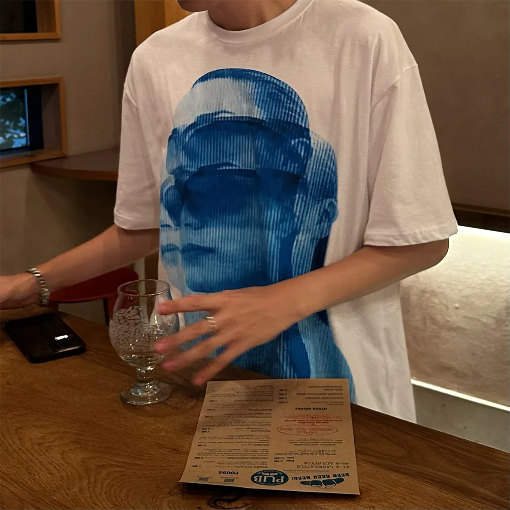 シルエットプリント半袖Tシャツ