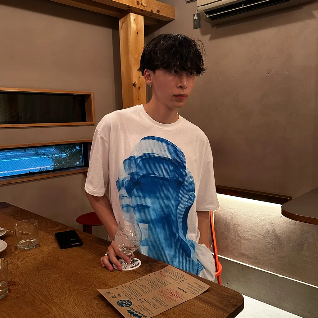 シルエットプリント半袖Tシャツ