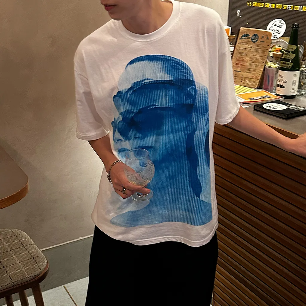 シルエットプリント半袖Tシャツ