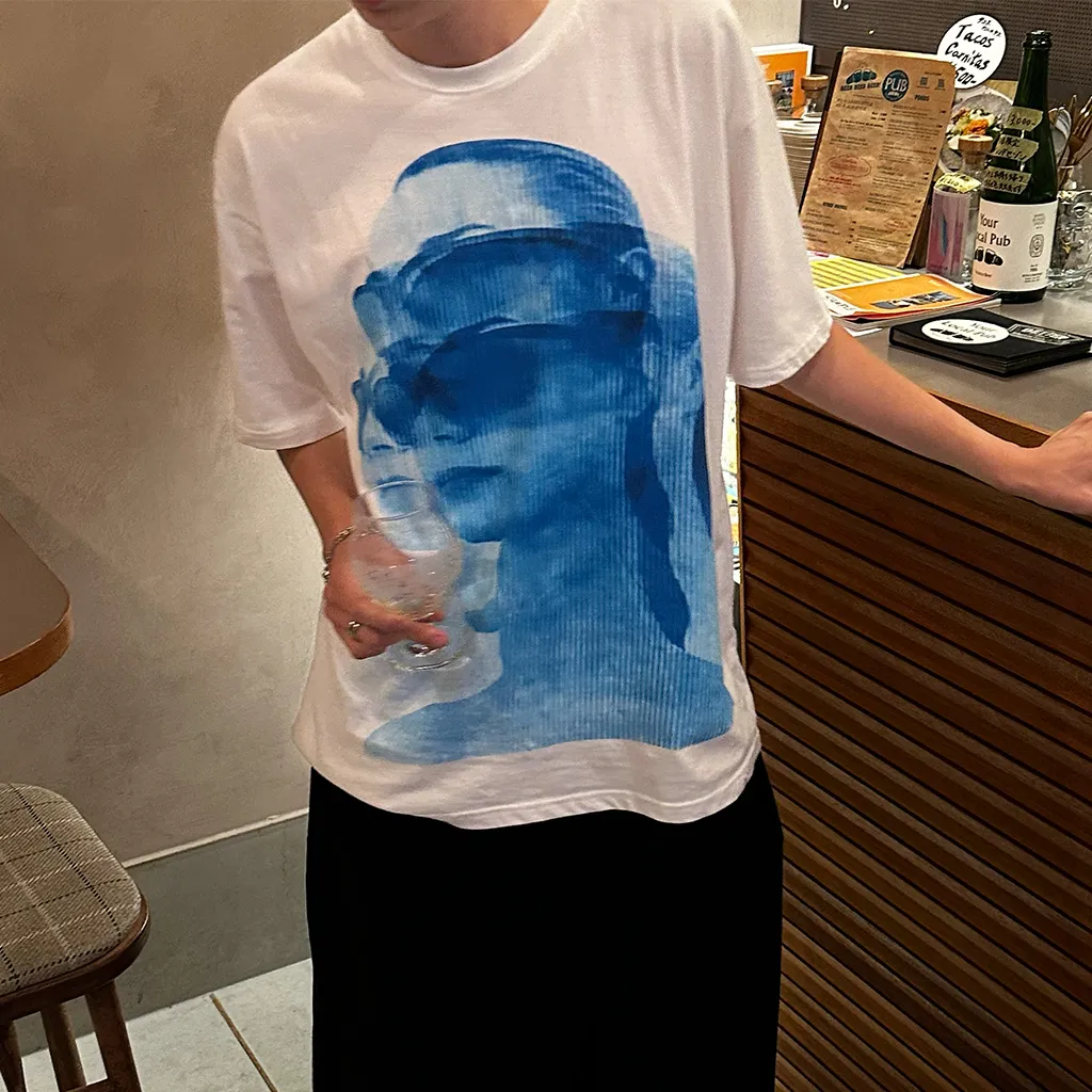 シルエットプリント半袖Tシャツ