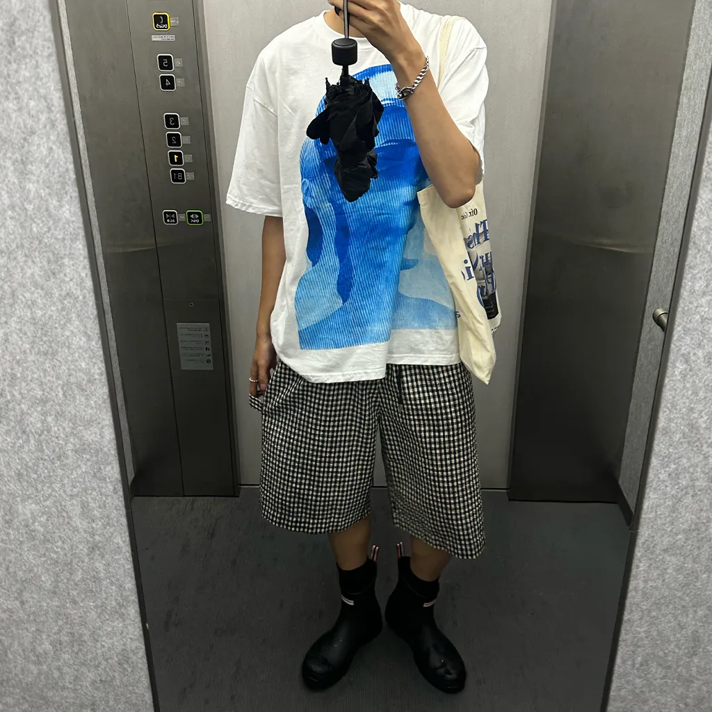 シルエットプリント半袖Tシャツ
