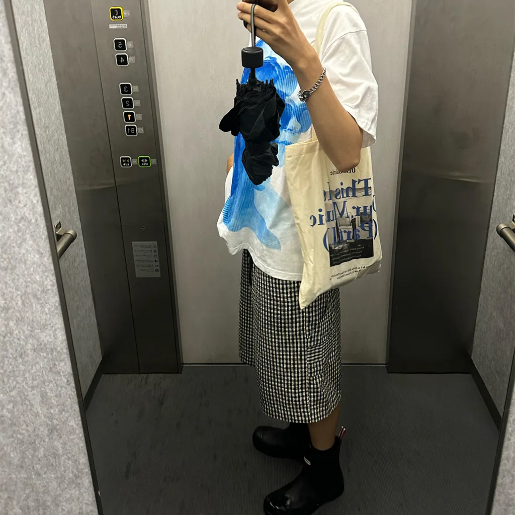 シルエットプリント半袖Tシャツ