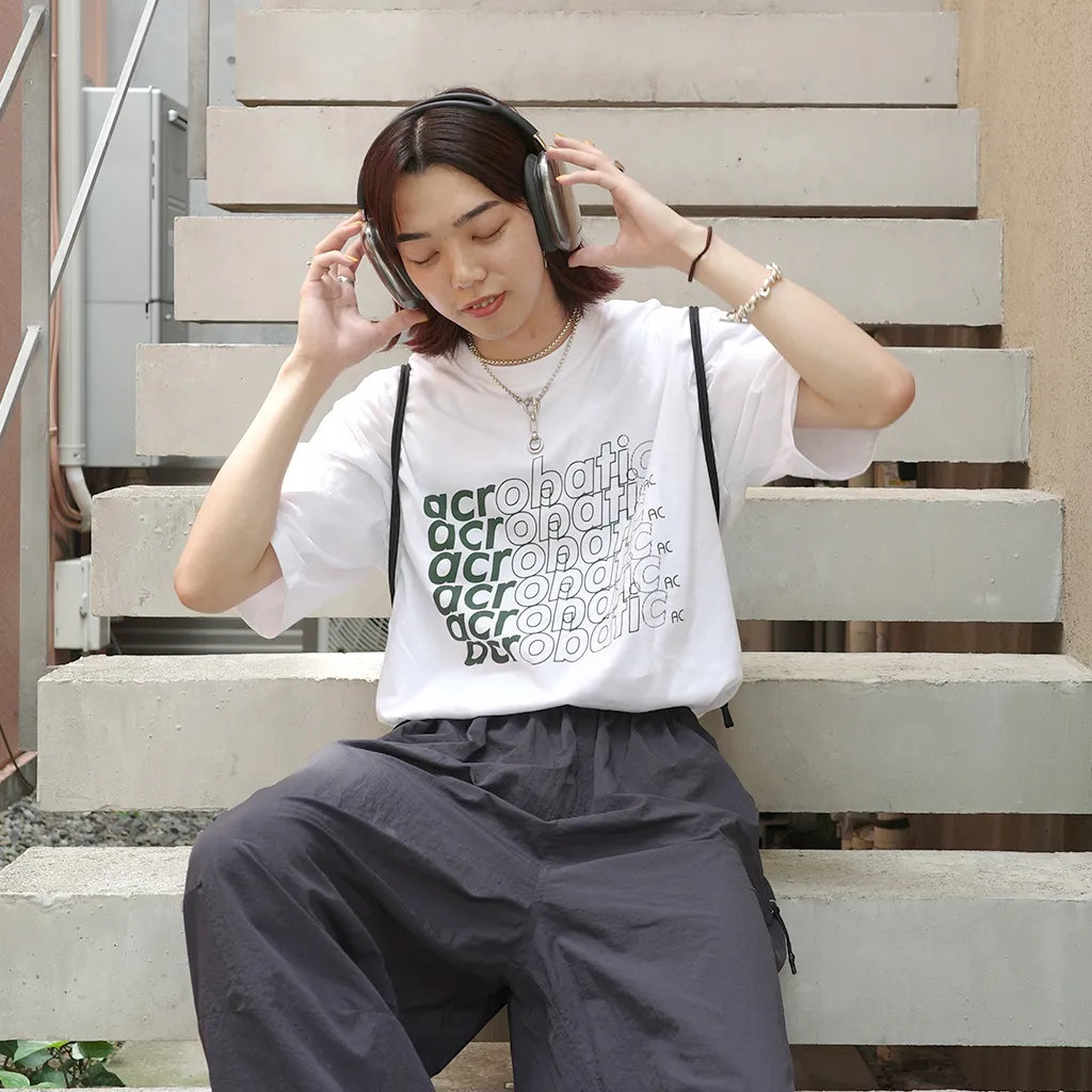 (ユニセックス) レタリングTシャツ