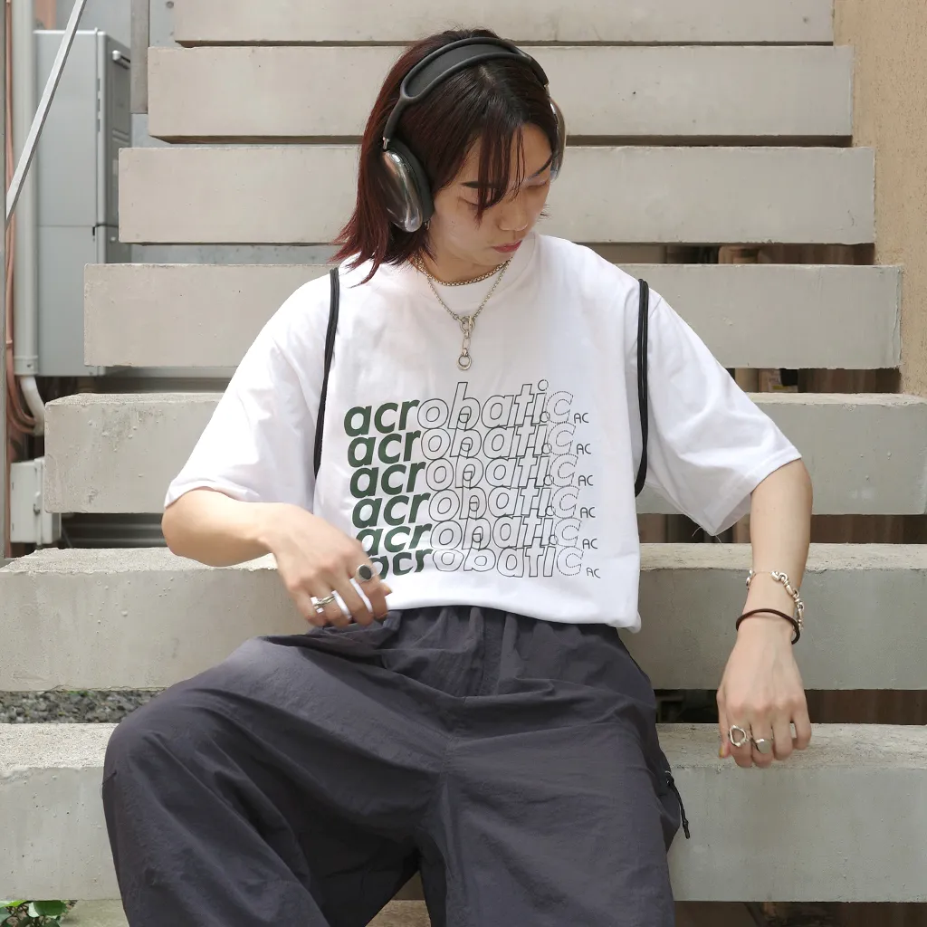 (ユニセックス) レタリングTシャツ