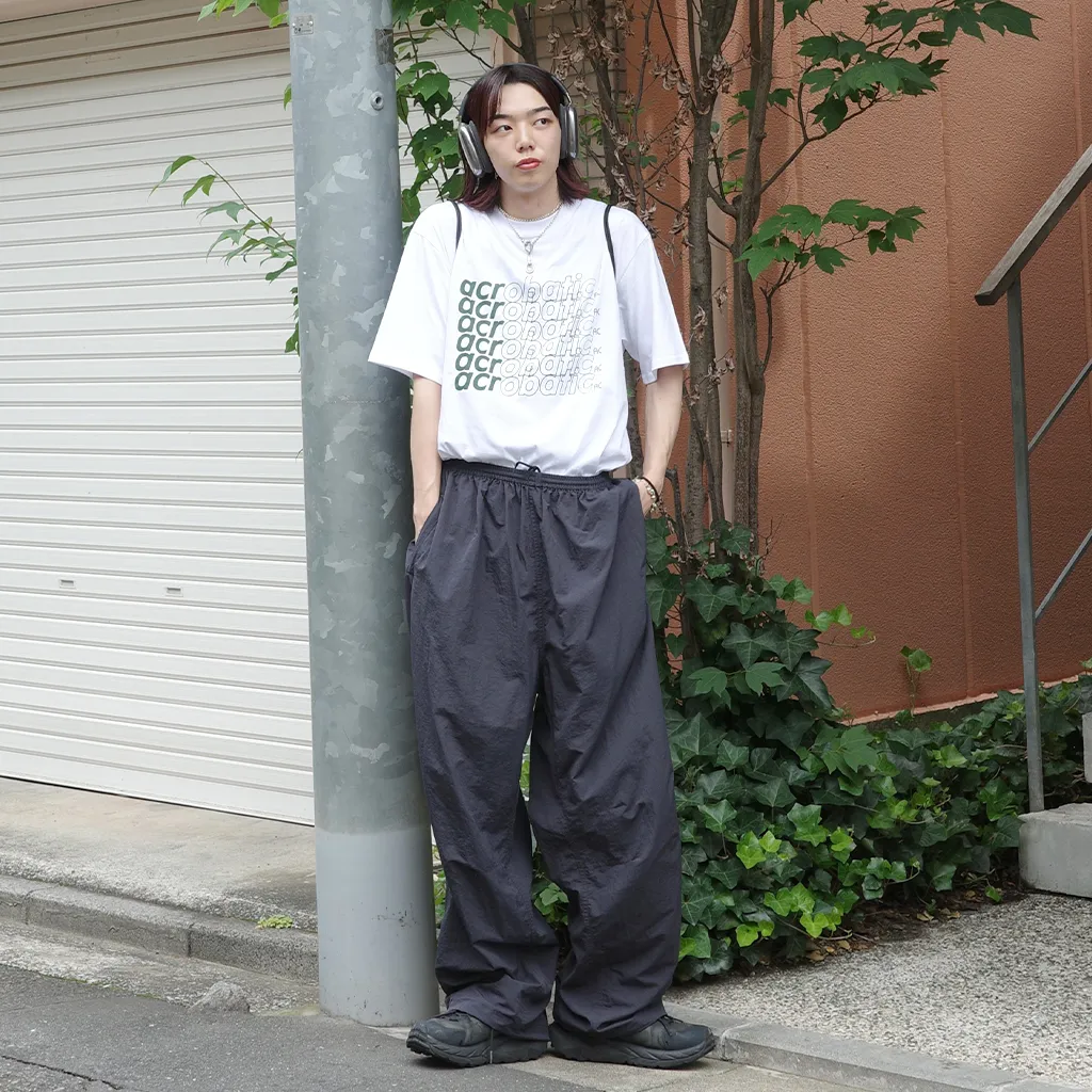 (ユニセックス) レタリングTシャツ