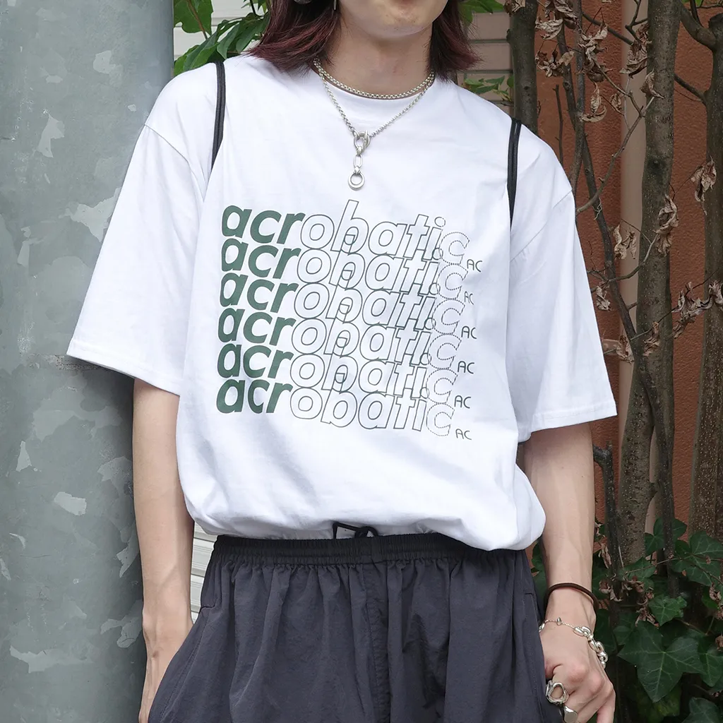 (ユニセックス) レタリングTシャツ