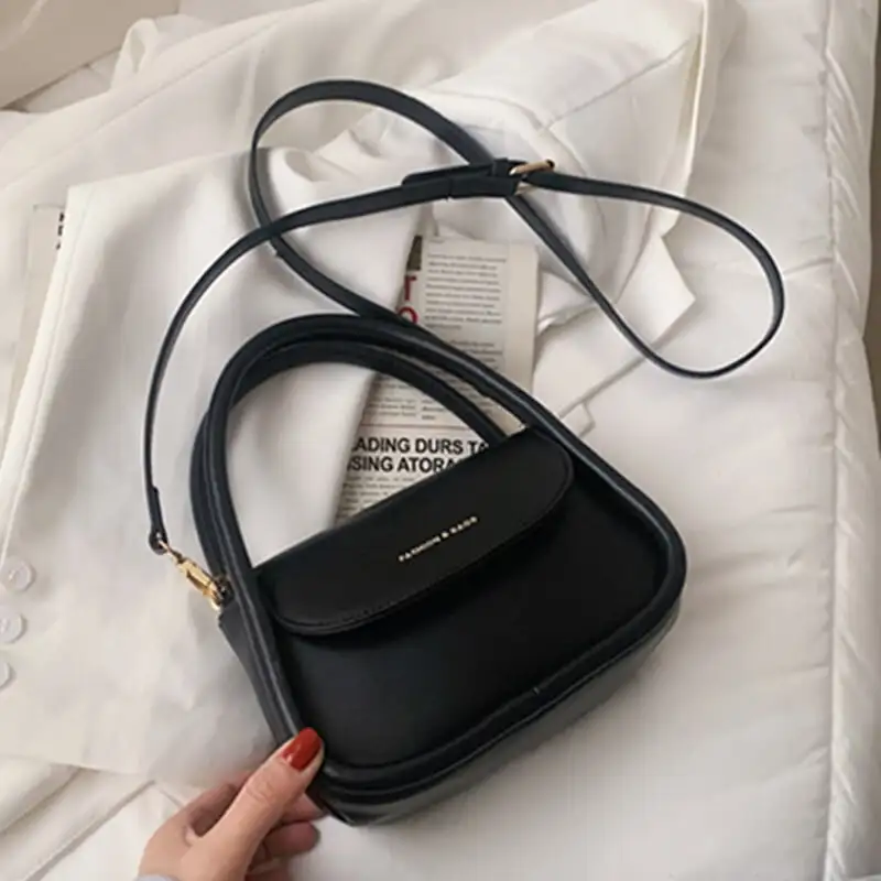 ショルダーバッグ チェーンバッグ 通勤 PU 可愛い おしゃれ  ブラック ホワイト イエロー ブルー パープル