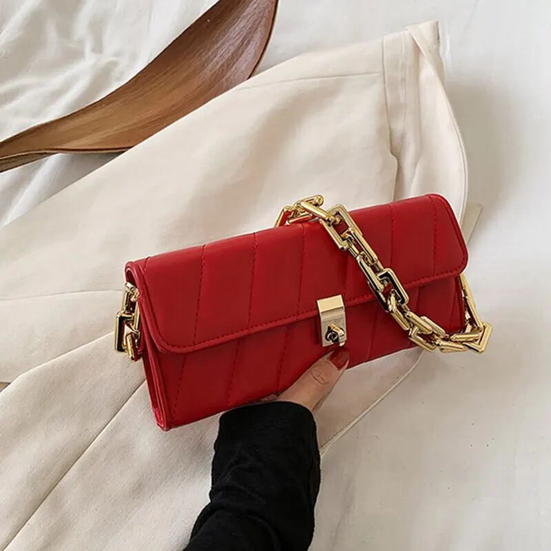 ショルダーバッグ チェーンバッグ 無地 ファッション PU 可愛い 綺麗め おしゃれ ブラック ホワイトブルー レッド