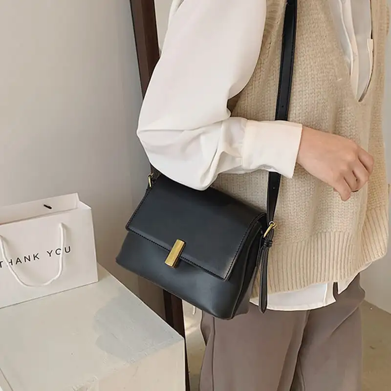 ショルダーバッグ チェーンバッグ 上品らしく ファッション PU 可愛い 綺麗め ブラック オレンジ ホワイト ピンク ブラウン