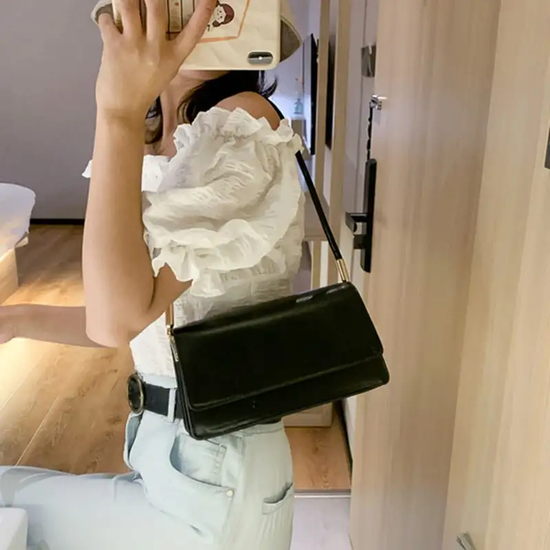 ショルダーバッグ チェーンバッグ PU 通勤 無地 可愛い 綺麗め おしゃれ ブラック ホワイト パープル ダークベージュ