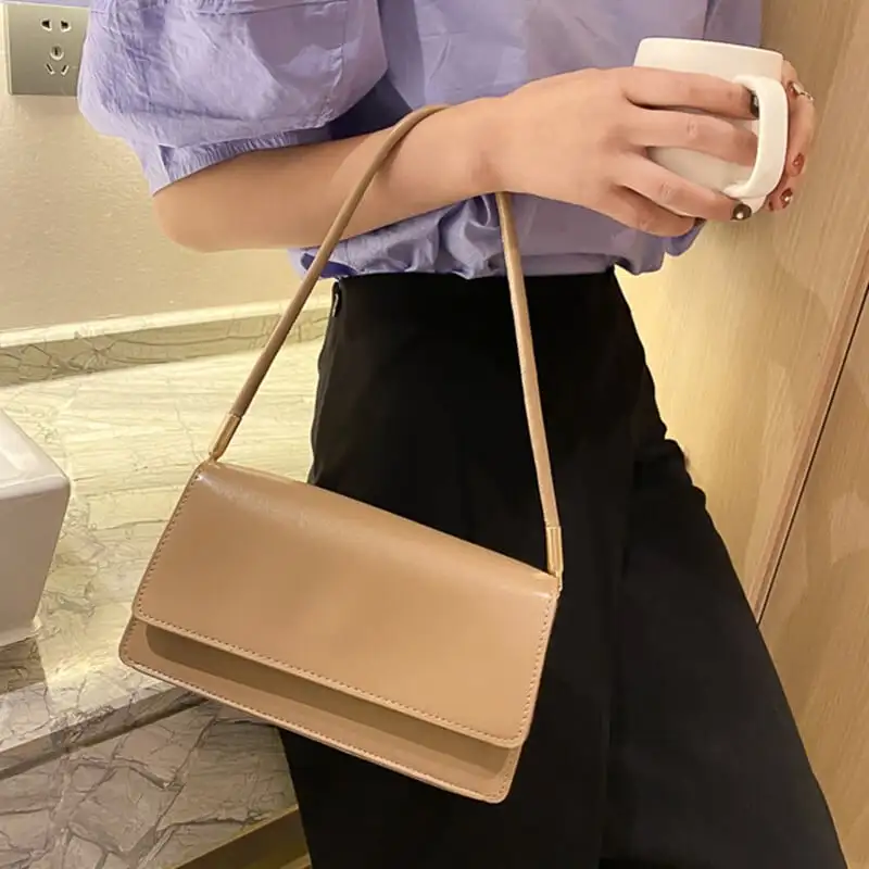 ショルダーバッグ チェーンバッグ PU 通勤 無地 可愛い 綺麗め おしゃれ ブラック ホワイト パープル ダークベージュ