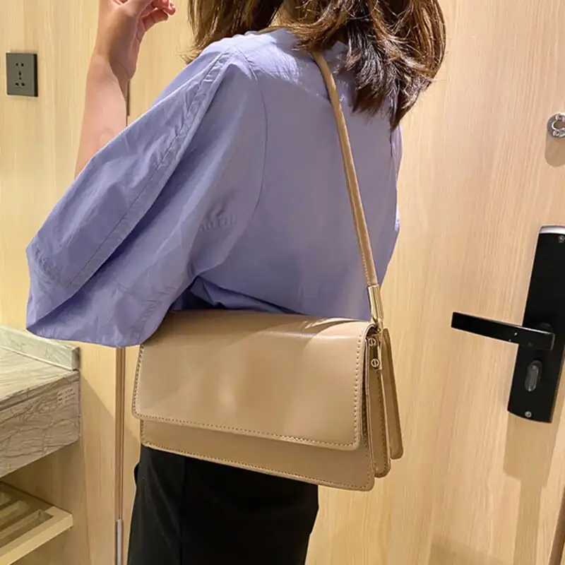 ショルダーバッグ チェーンバッグ PU 通勤 無地 可愛い 綺麗め おしゃれ ブラック ホワイト パープル ダークベージュ