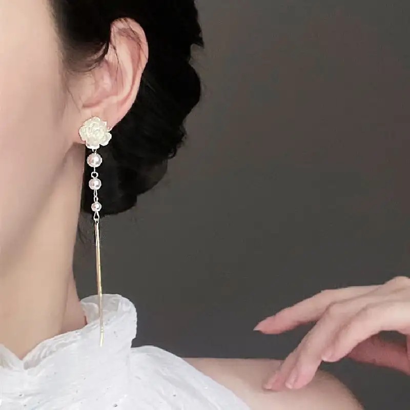 アクセサリー ピアス 耳飾り カメリア パール 美しい