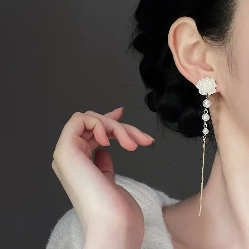 アクセサリー ピアス 耳飾り カメリア パール 美しい