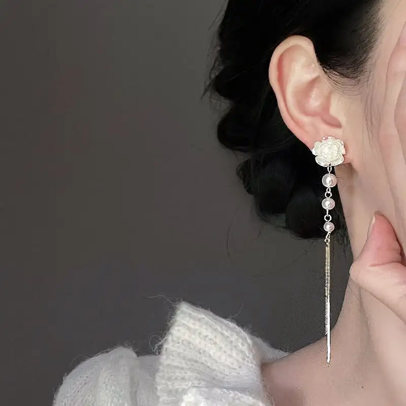 アクセサリー ピアス 耳飾り カメリア パール 美しい