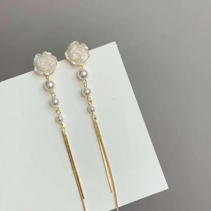 アクセサリー ピアス 耳飾り カメリア パール 美しい