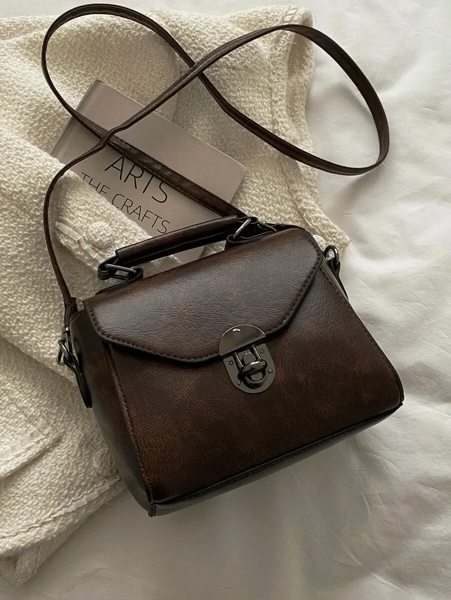 軽量 カジュアル オフィス 通勤 アウトドア 外出に最適  スクエアバッグ