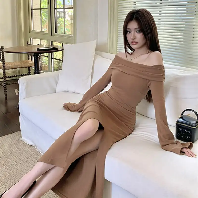 ボートネックデザイン スリット 無地 ブラウン ワンピース