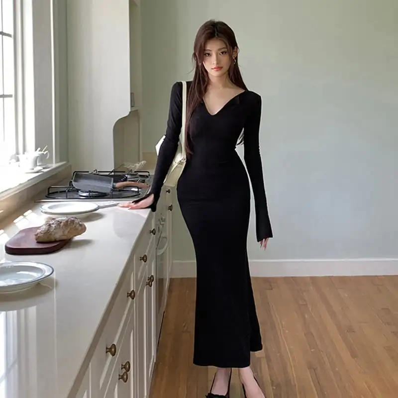 Vネック 長袖 スリミング ブラック ワンピース