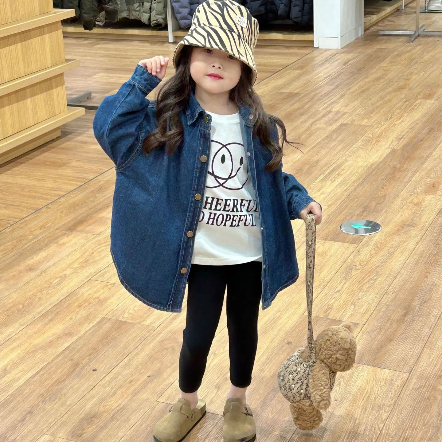 【90-150cm】目を奪われる 可愛いデザイン 無地 ボタン 女の子 デニム シャッツ トップス