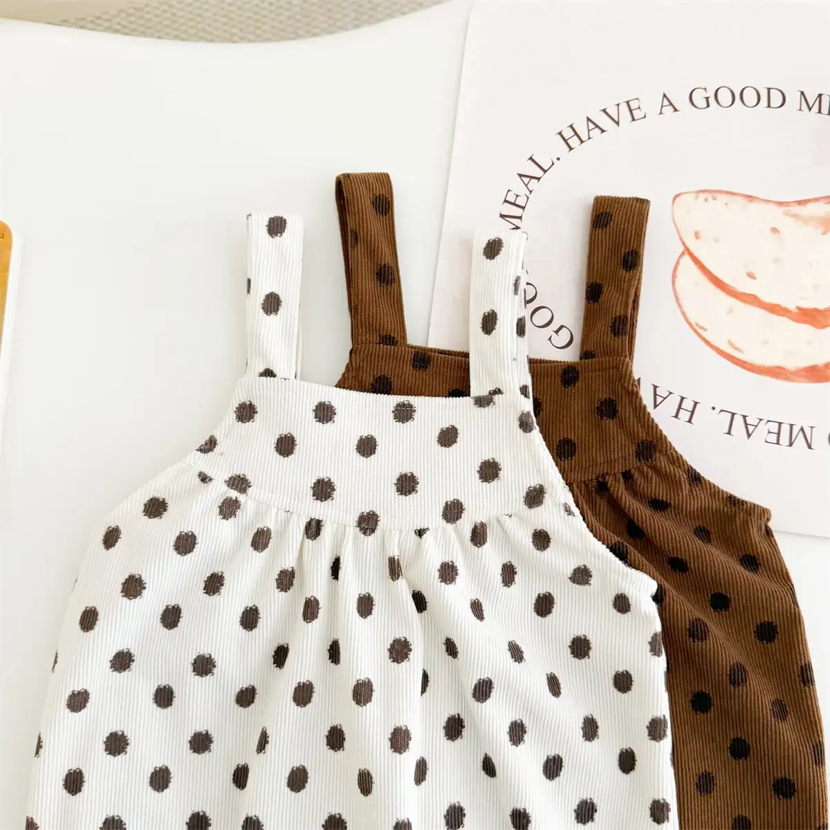 【66-100cm】秋新作　可愛いドットサロペット