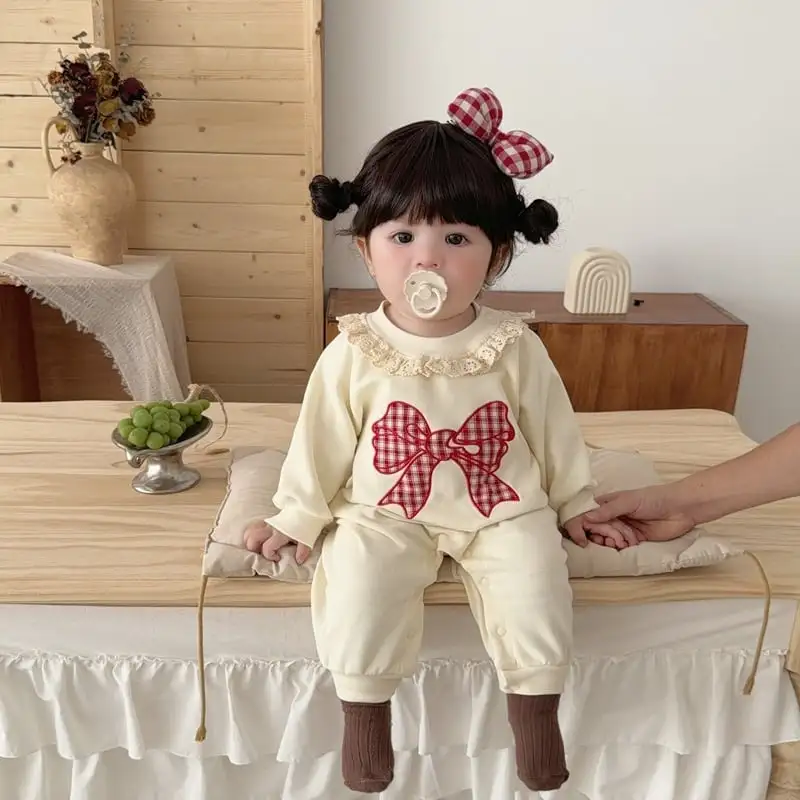 【66-100cm】レッド蝶結びプリントロンパース