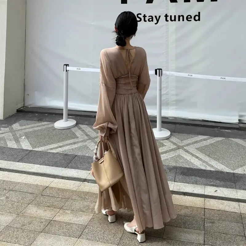 ワンピース Vネック バックリボン ランタンスリーブ ライトブラウン