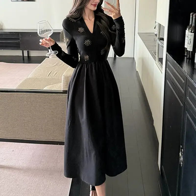 ワンピース 気品 Vネック シールスパンコール加工 ブラック