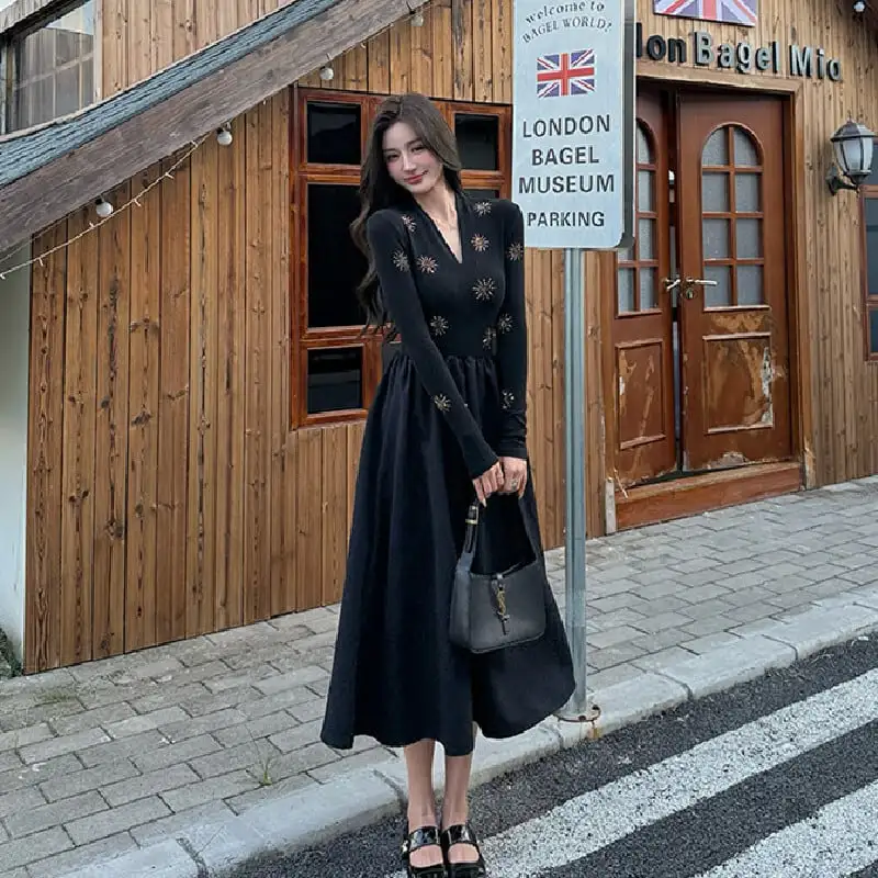 ワンピース 気品 Vネック シールスパンコール加工 ブラック