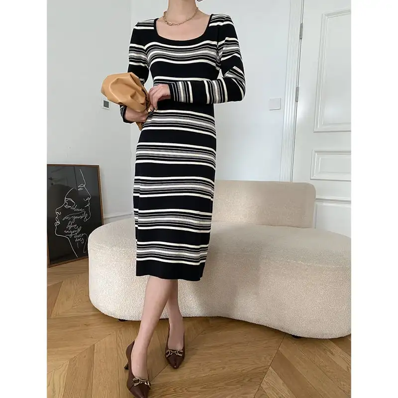ワンピース ニット 配色 ストライプ柄 シンプル 長袖 ベージュ ブラック