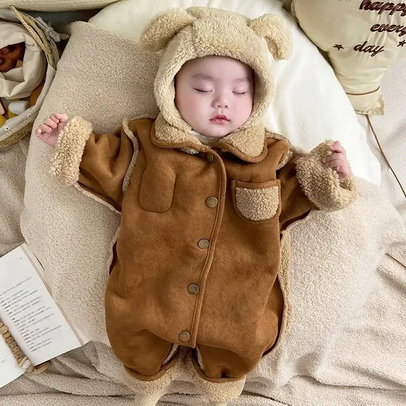 【66-100cm】リバーシブルもこもこブラウンロンパース