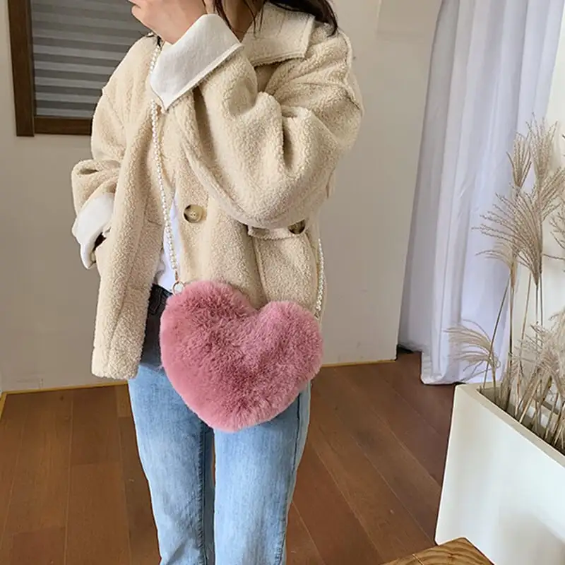 バッグ ショルダーバッグ 可愛い チェーンバッグ 大容量 ビロード 心 ファッション