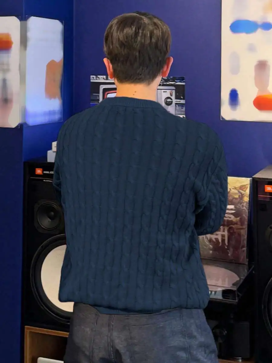 ネイビーブルー ケーブルニット セーター