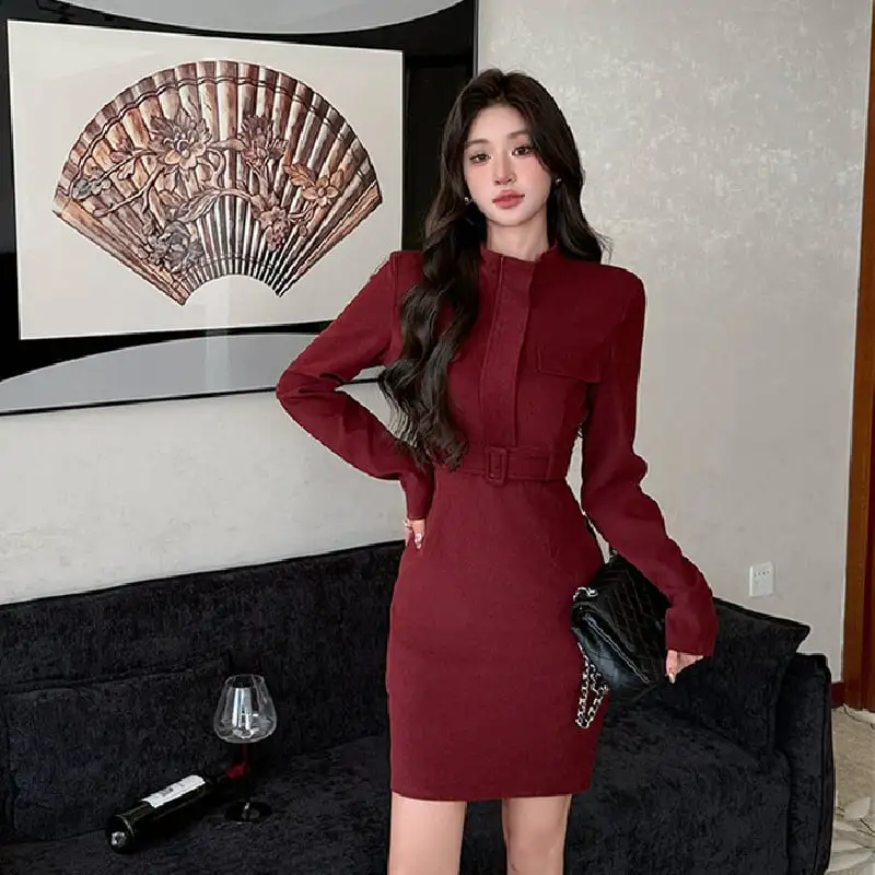 オフィスカジュアル ワークウェア風 スタンドカラー タイトドレス レッド