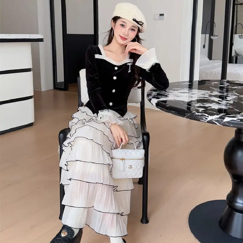 セットアップ ベルベット スクエアネックトップス+フリルレイヤードスカート