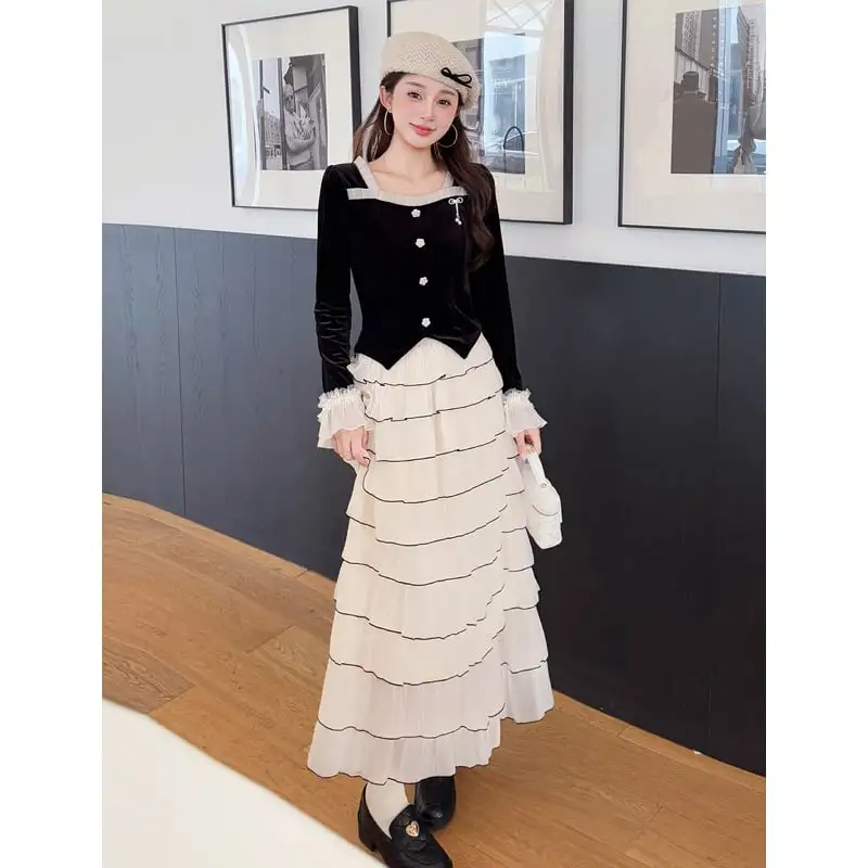 セットアップ ベルベット スクエアネックトップス+フリルレイヤードスカート