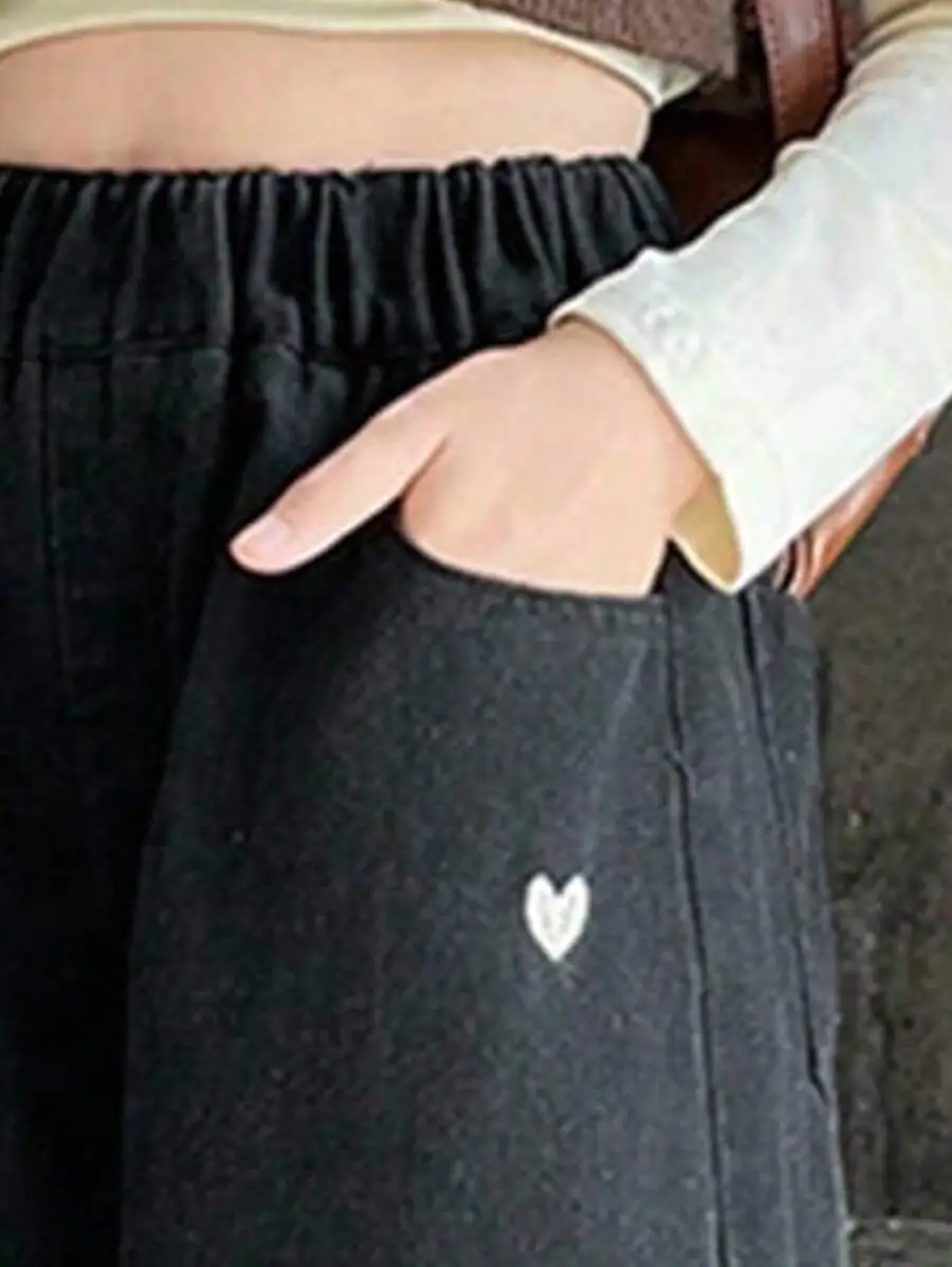 【110-150cm】ハート柄 刺繍 ワイドレッグ ジーンズ